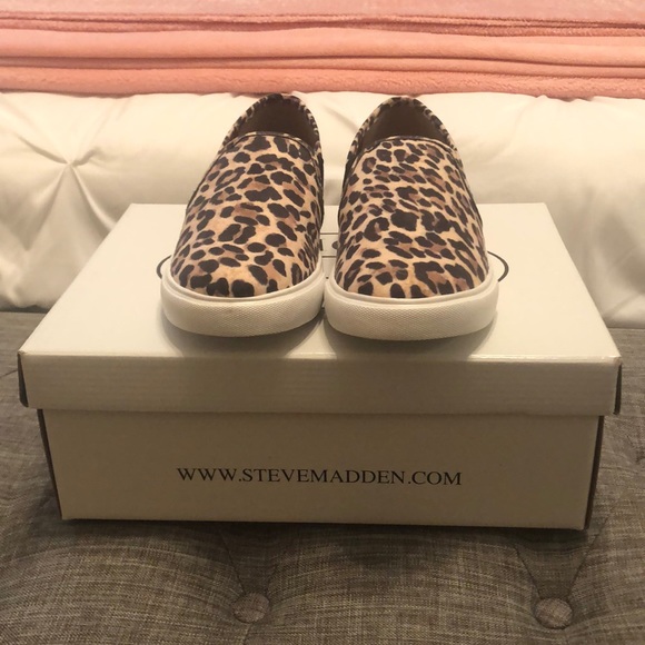 Steve Madden Shoes - Women’s slip-on Steve Madden